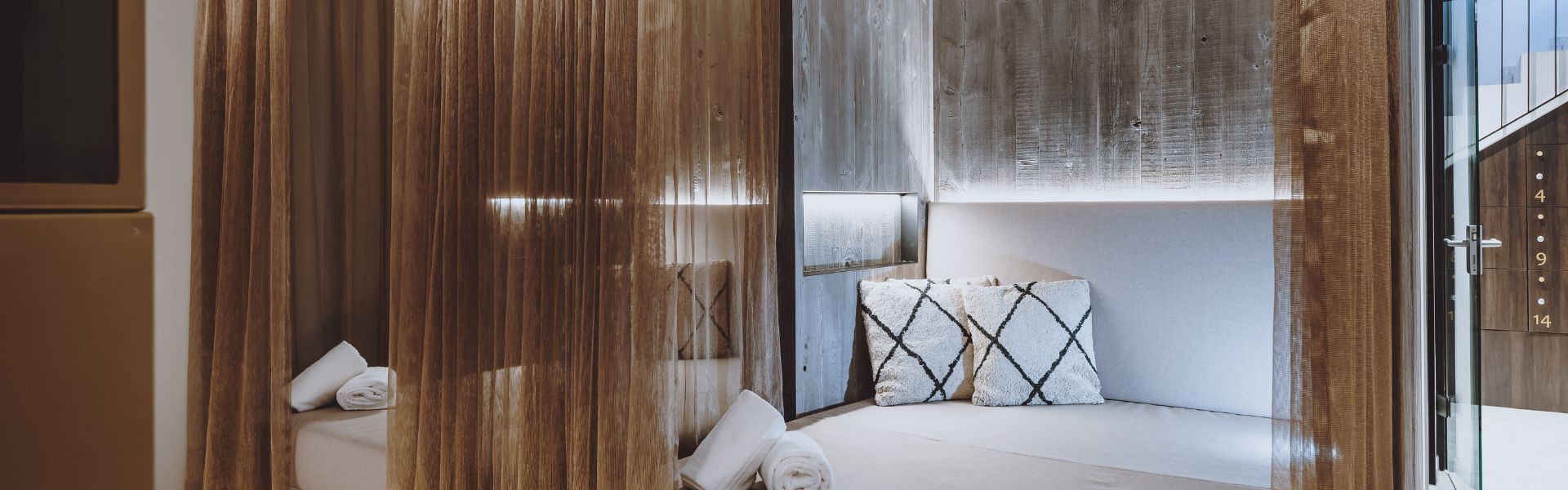 Daybed in the wellness area of ​​the Glemm by AvenidaA